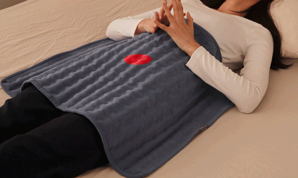 黒雲母を贅沢に詰め込んだ、新発想の重力ブランケット 【BEDMATE U】